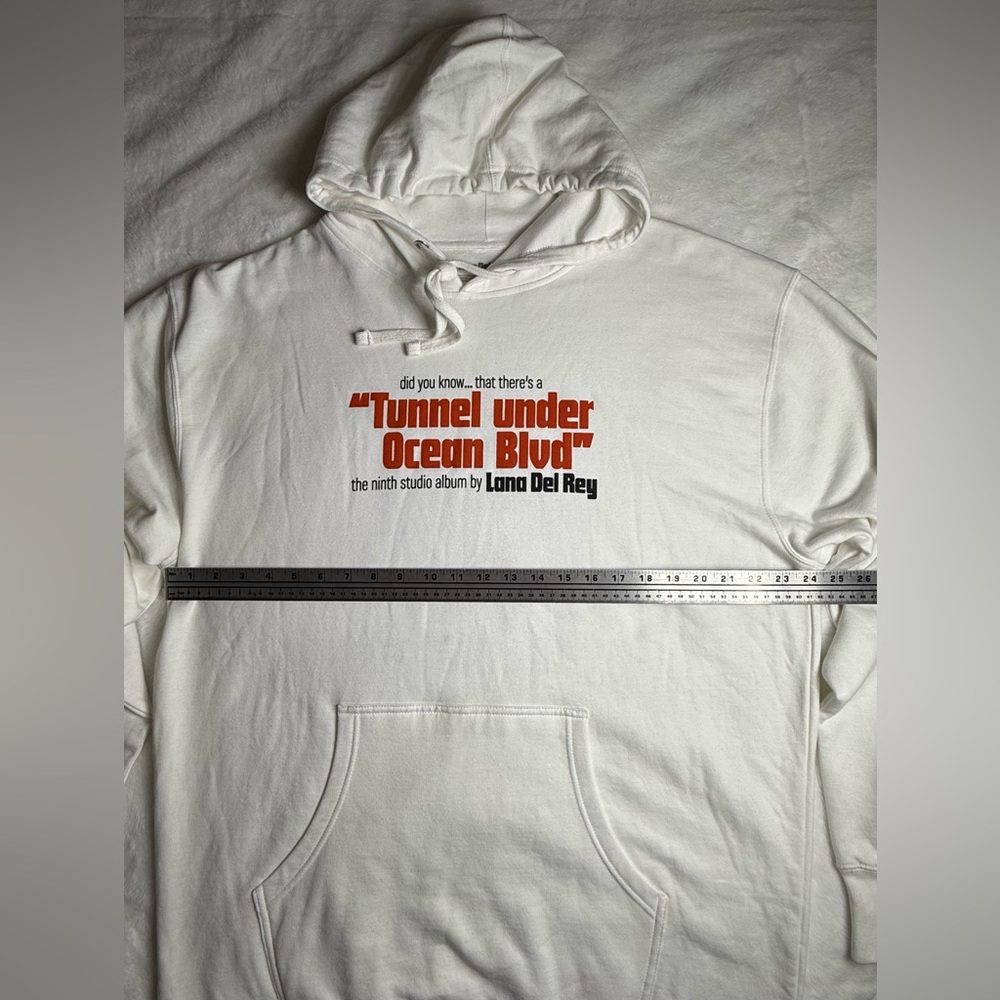 Official Lana Del Rey White 'Tunnel under Ocean Blvd' Graphic Hoodie - Picture 5 of 9